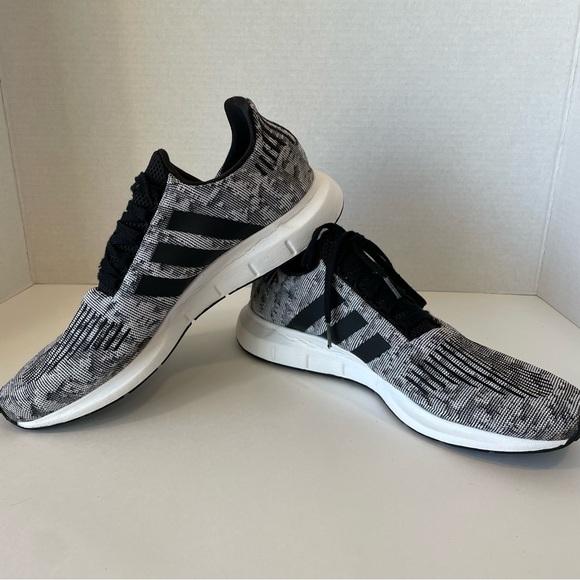 ASICS Swift Run Sneakers men’s EVK 2K 4001 size 12.5